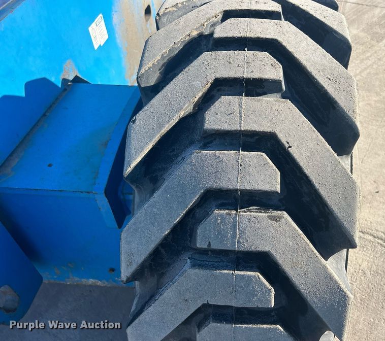 image for item DS0807 2007 Genie S-85 boom lift