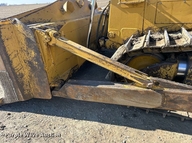 image for item DS0808 1998 Caterpillar D7R dozer