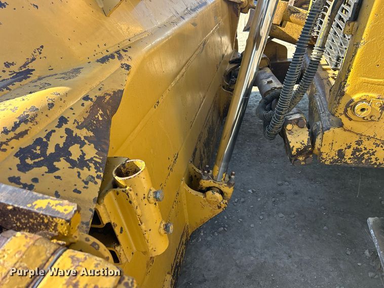 image for item DS0808 1998 Caterpillar D7R dozer