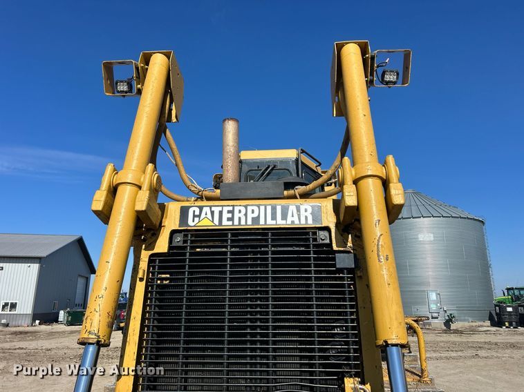 image for item DS0808 1998 Caterpillar D7R dozer