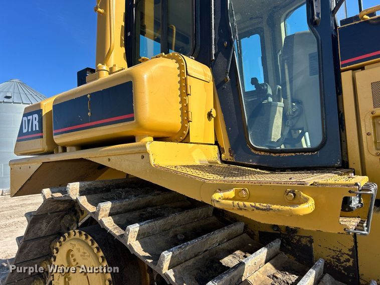 image for item DS0808 1998 Caterpillar D7R dozer