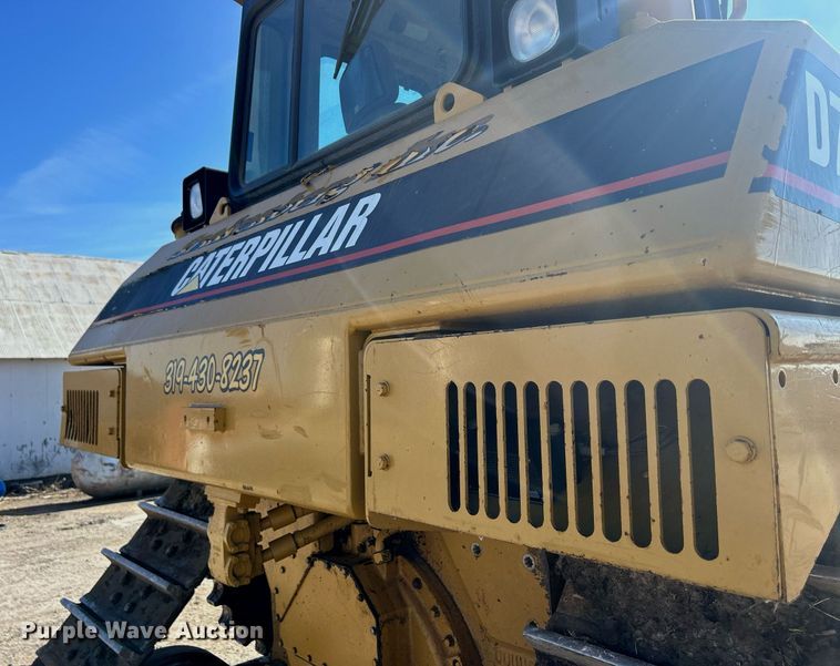 image for item DS0808 1998 Caterpillar D7R dozer