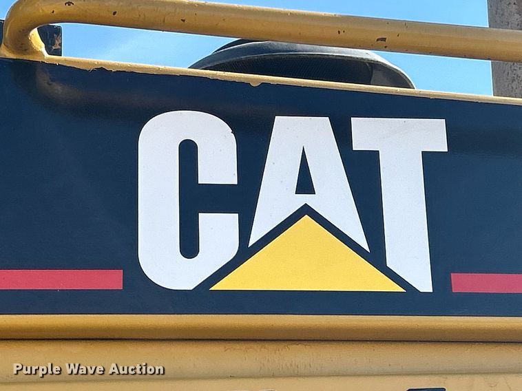 image for item DS0808 1998 Caterpillar D7R dozer