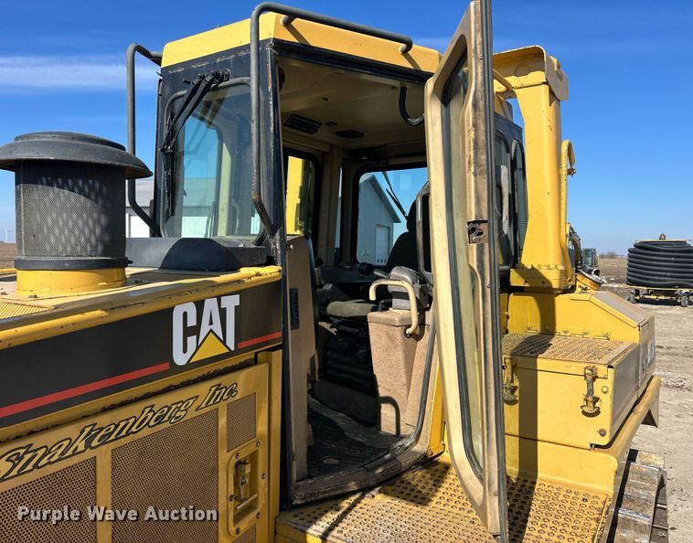 image for item DS0808 1998 Caterpillar D7R dozer