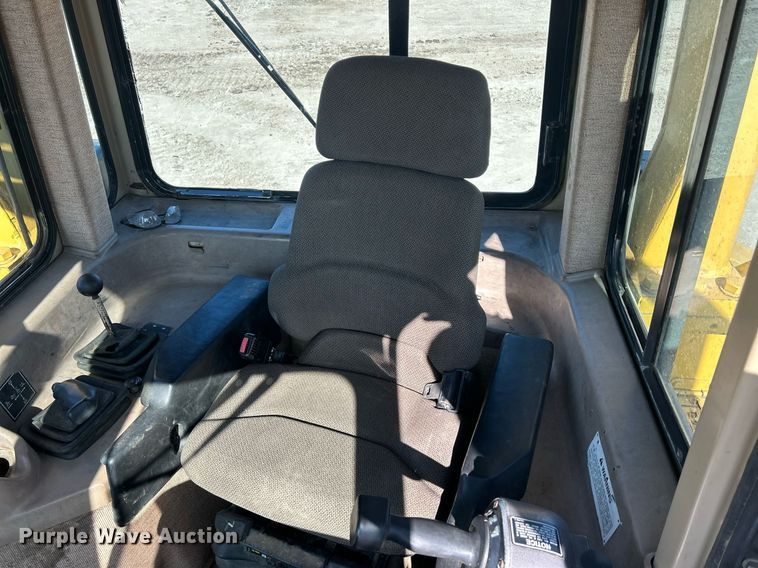 image for item DS0808 1998 Caterpillar D7R dozer