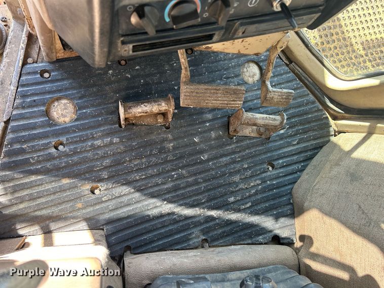 image for item DS0808 1998 Caterpillar D7R dozer