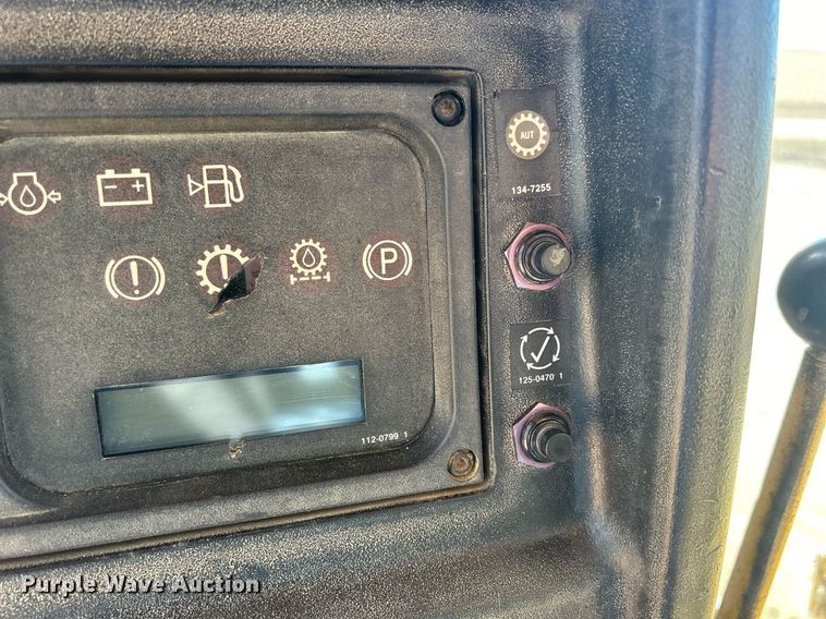 image for item DS0808 1998 Caterpillar D7R dozer