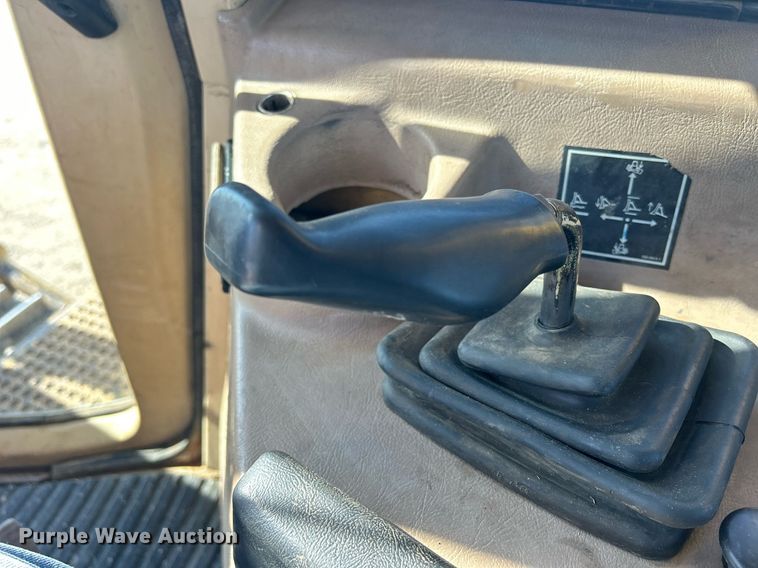 image for item DS0808 1998 Caterpillar D7R dozer