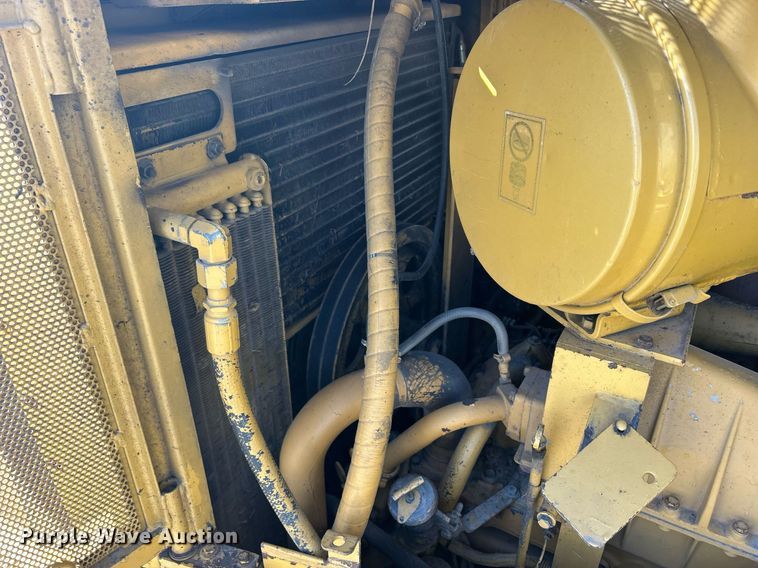 image for item DS0808 1998 Caterpillar D7R dozer