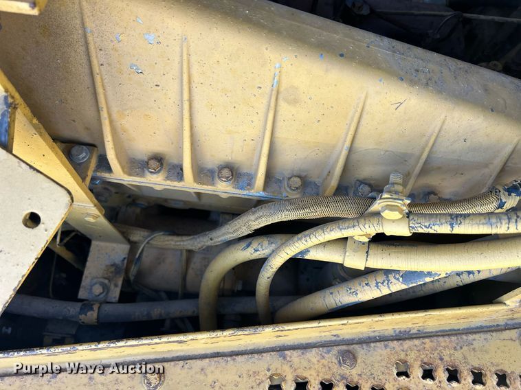 image for item DS0808 1998 Caterpillar D7R dozer