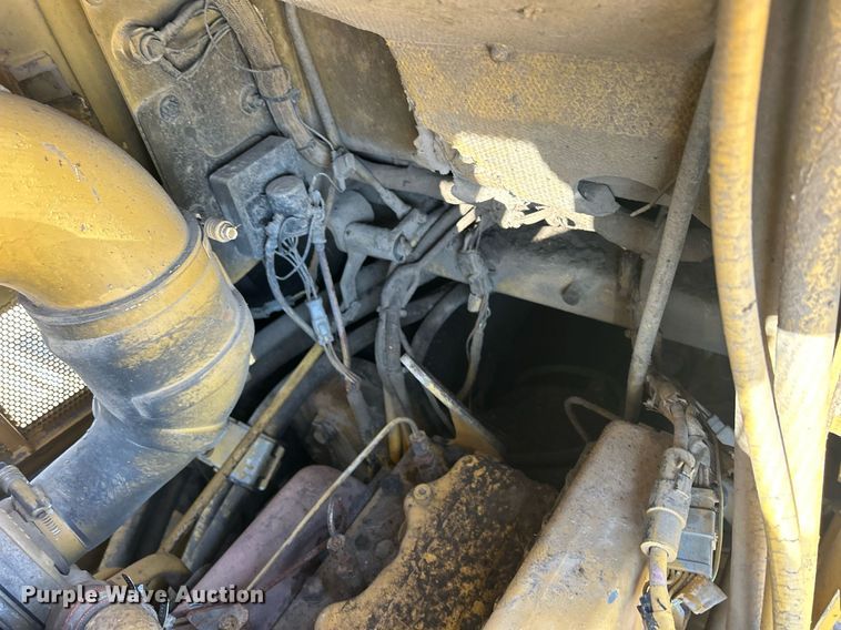 image for item DS0808 1998 Caterpillar D7R dozer