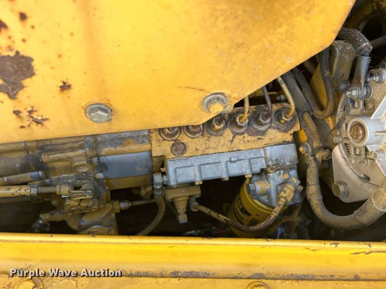 image for item DS0808 1998 Caterpillar D7R dozer