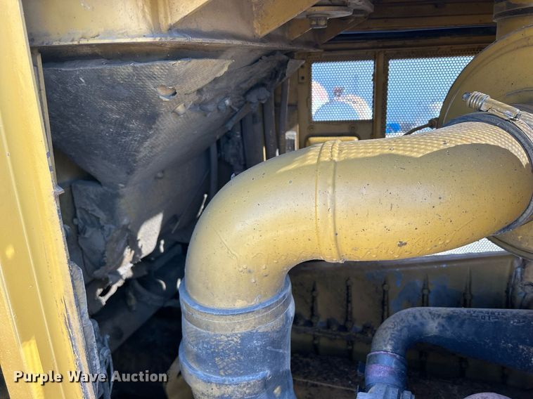 image for item DS0808 1998 Caterpillar D7R dozer