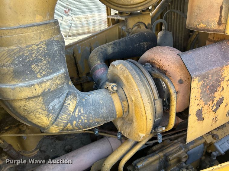 image for item DS0808 1998 Caterpillar D7R dozer