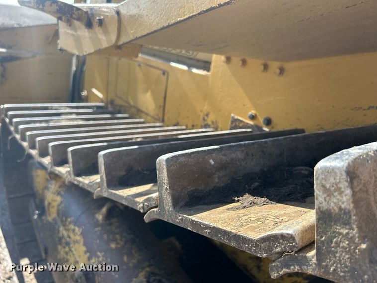 image for item DS0808 1998 Caterpillar D7R dozer