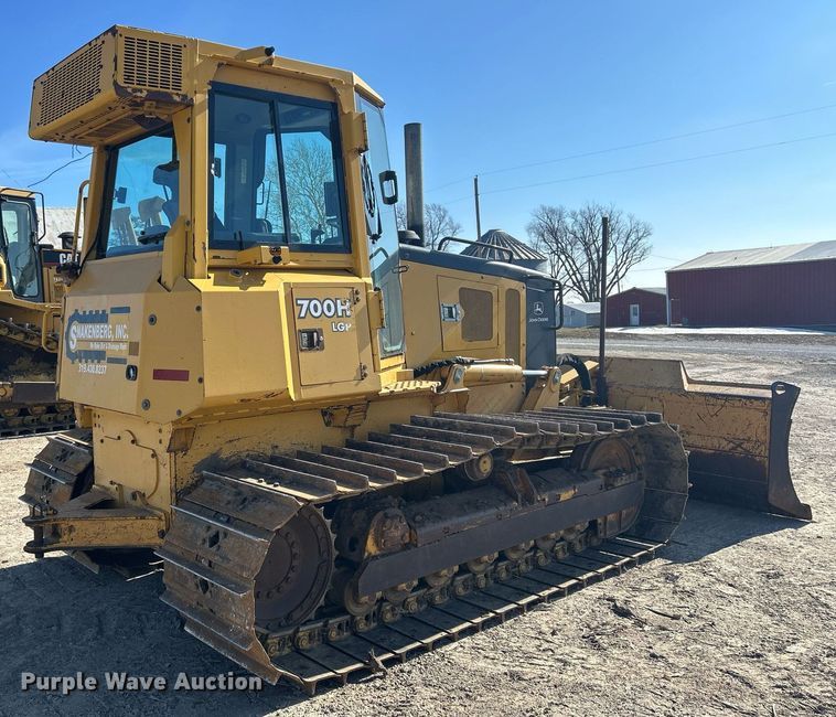 image for item DS0809 2002 John Deere 700H dozer