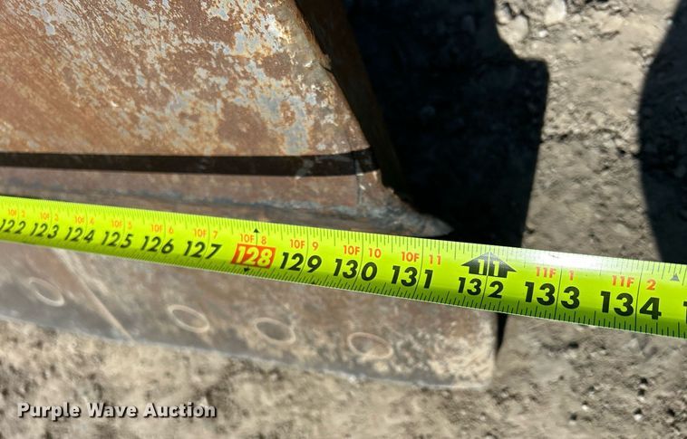 image for item DS0809 2002 John Deere 700H dozer