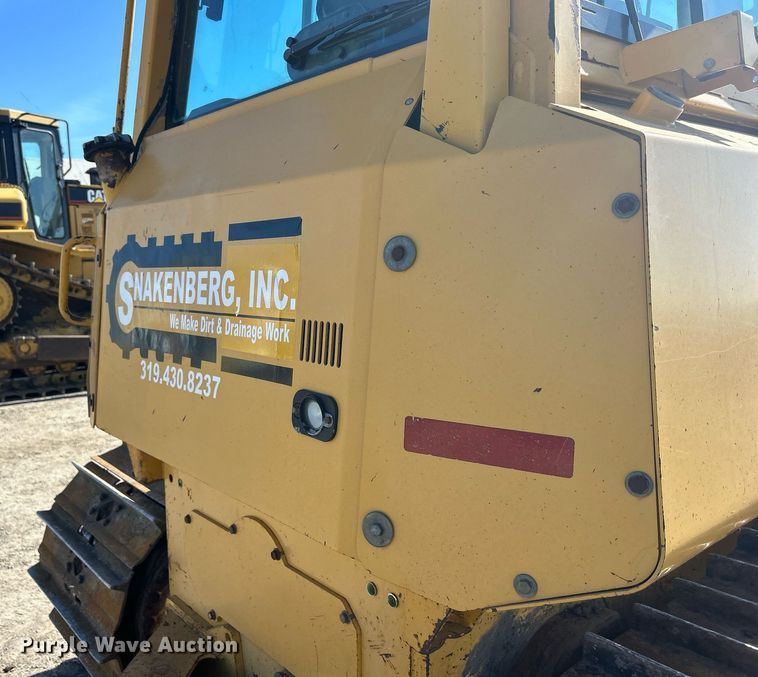 image for item DS0809 2002 John Deere 700H dozer