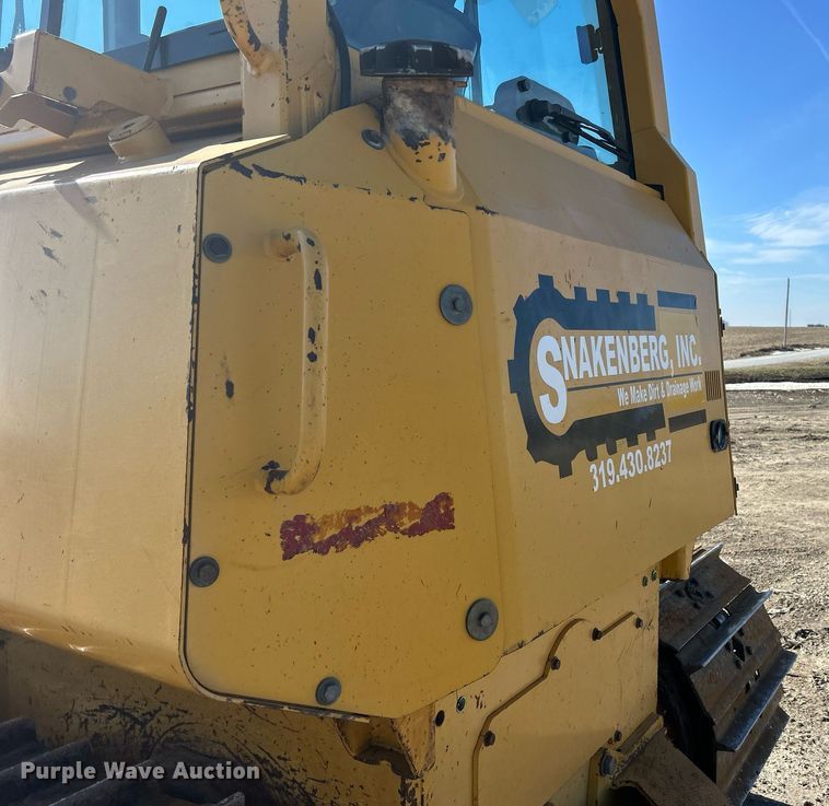 image for item DS0809 2002 John Deere 700H dozer