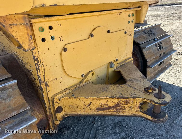 image for item DS0809 2002 John Deere 700H dozer