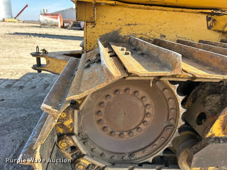 image for item DS0809 2002 John Deere 700H dozer