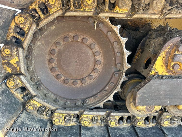 image for item DS0809 2002 John Deere 700H dozer