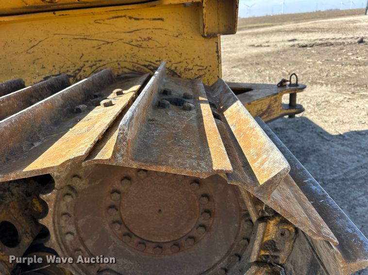 image for item DS0809 2002 John Deere 700H dozer