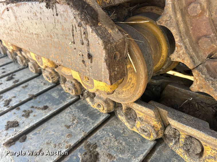 image for item DS0809 2002 John Deere 700H dozer