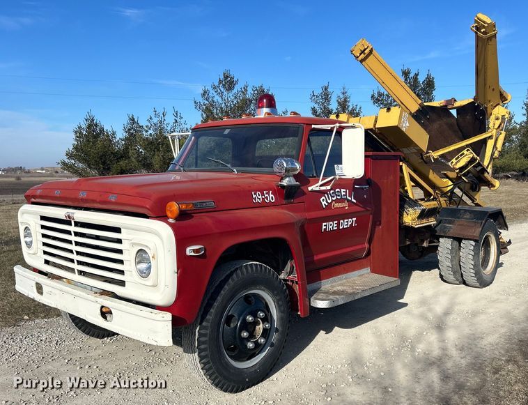 image for item DS0814 1972 Ford F600 with Vermeer tree spade