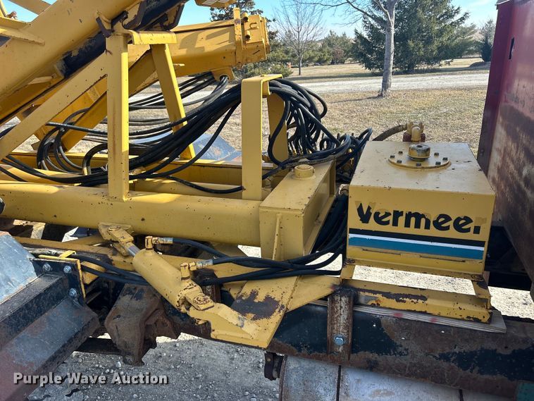 image for item DS0814 1972 Ford F600 with Vermeer tree spade