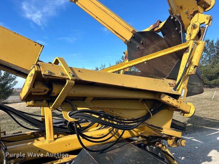 image for item DS0814 1972 Ford F600 with Vermeer tree spade