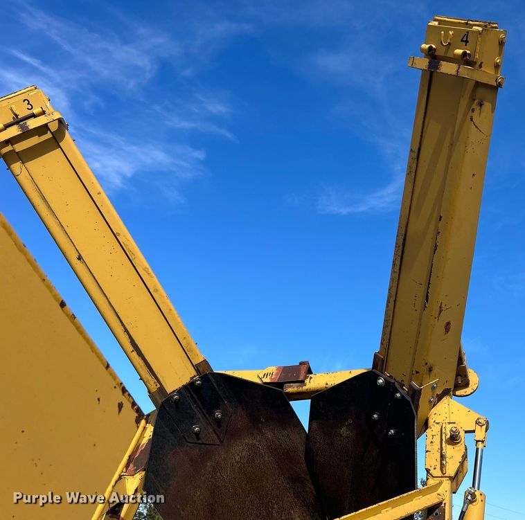 image for item DS0814 1972 Ford F600 with Vermeer tree spade
