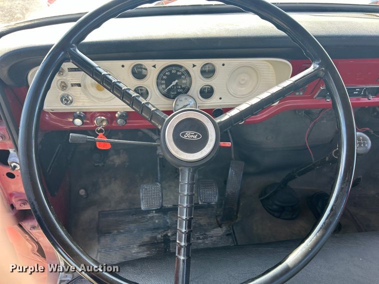 image for item DS0814 1972 Ford F600 with Vermeer tree spade