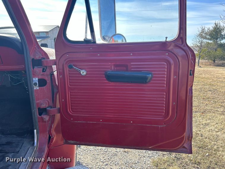 image for item DS0814 1972 Ford F600 with Vermeer tree spade