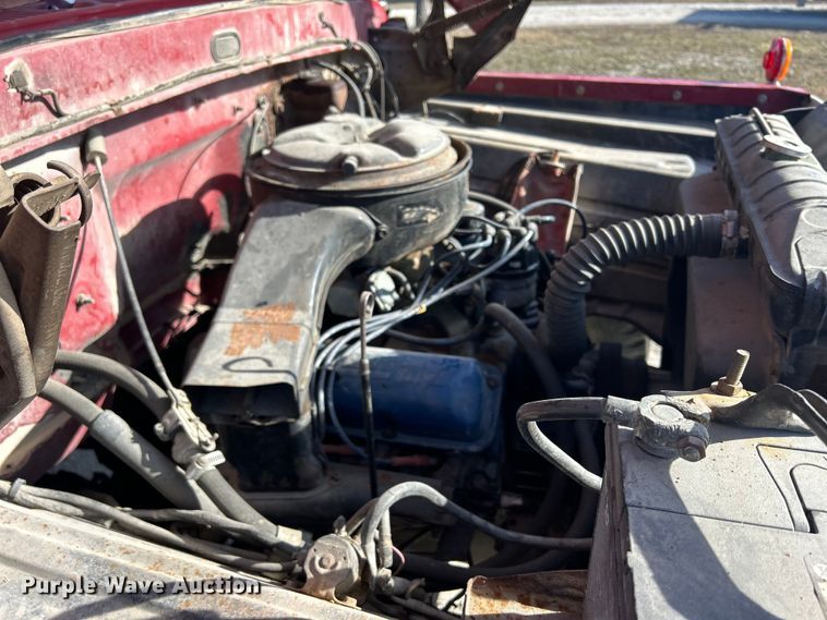 image for item DS0814 1972 Ford F600 with Vermeer tree spade