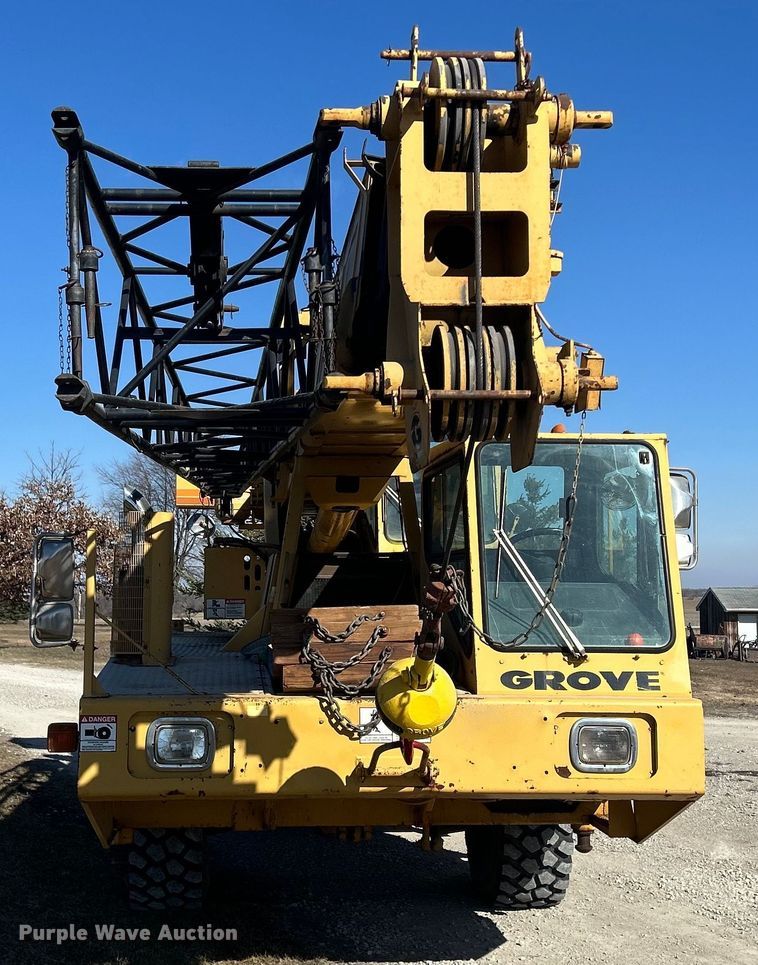 image for item DS0815 1988 Grove  4425G crane