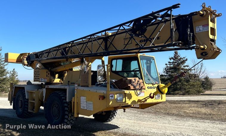 image for item DS0815 1988 Grove  4425G crane