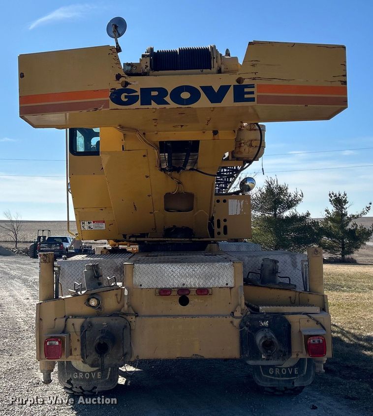 image for item DS0815 1988 Grove  4425G crane