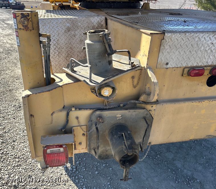 image for item DS0815 1988 Grove  4425G crane