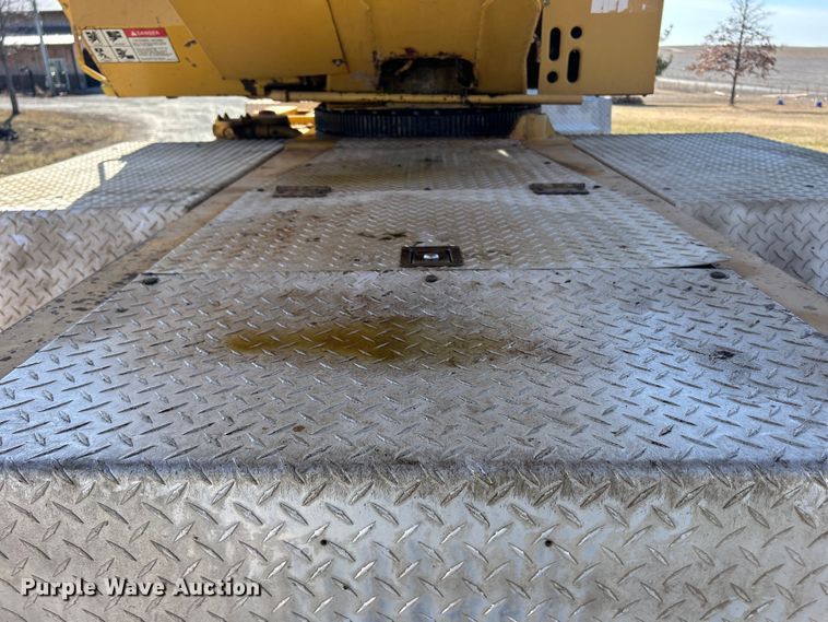 image for item DS0815 1988 Grove  4425G crane