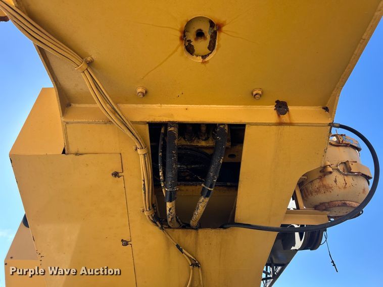 image for item DS0815 1988 Grove  4425G crane