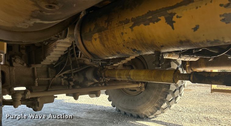 image for item DS0815 1988 Grove  4425G crane