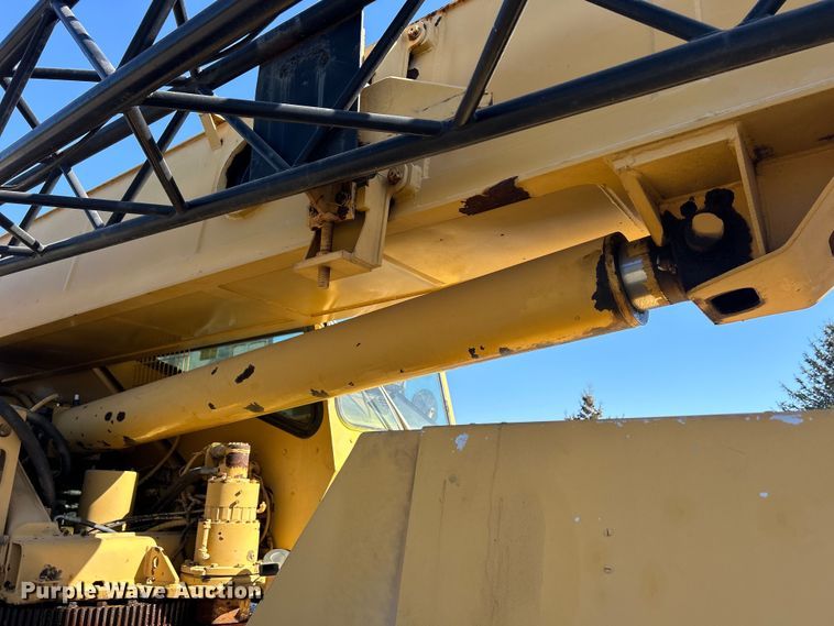image for item DS0815 1988 Grove  4425G crane