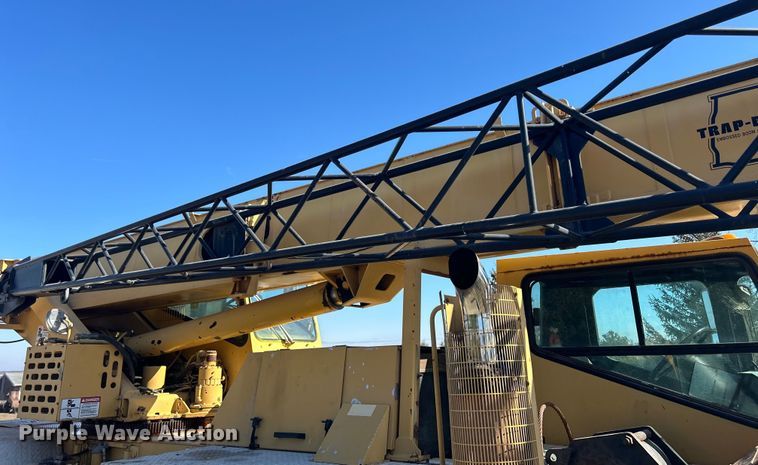 image for item DS0815 1988 Grove  4425G crane