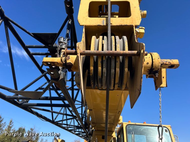 image for item DS0815 1988 Grove  4425G crane