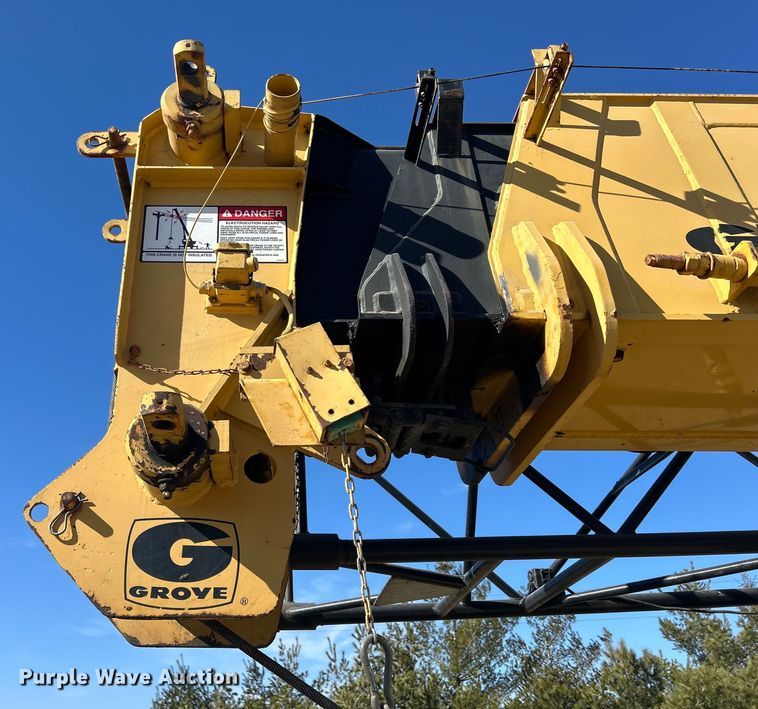 image for item DS0815 1988 Grove  4425G crane