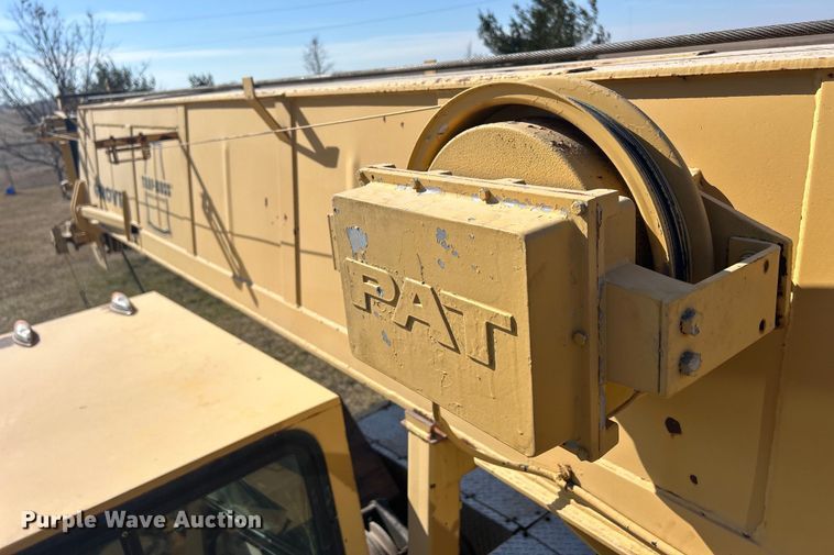image for item DS0815 1988 Grove  4425G crane