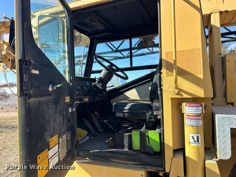 image for item DS0815 1988 Grove  4425G crane