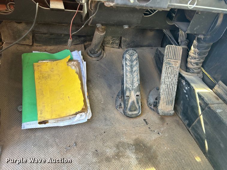 image for item DS0815 1988 Grove  4425G crane