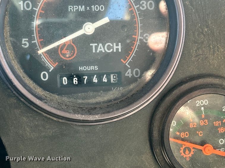 image for item DS0815 1988 Grove  4425G crane